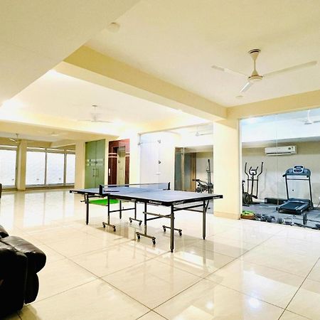 Bluo Studio1 Golf Course Road, Gym, Balcony Garden غورغاون المظهر الخارجي الصورة