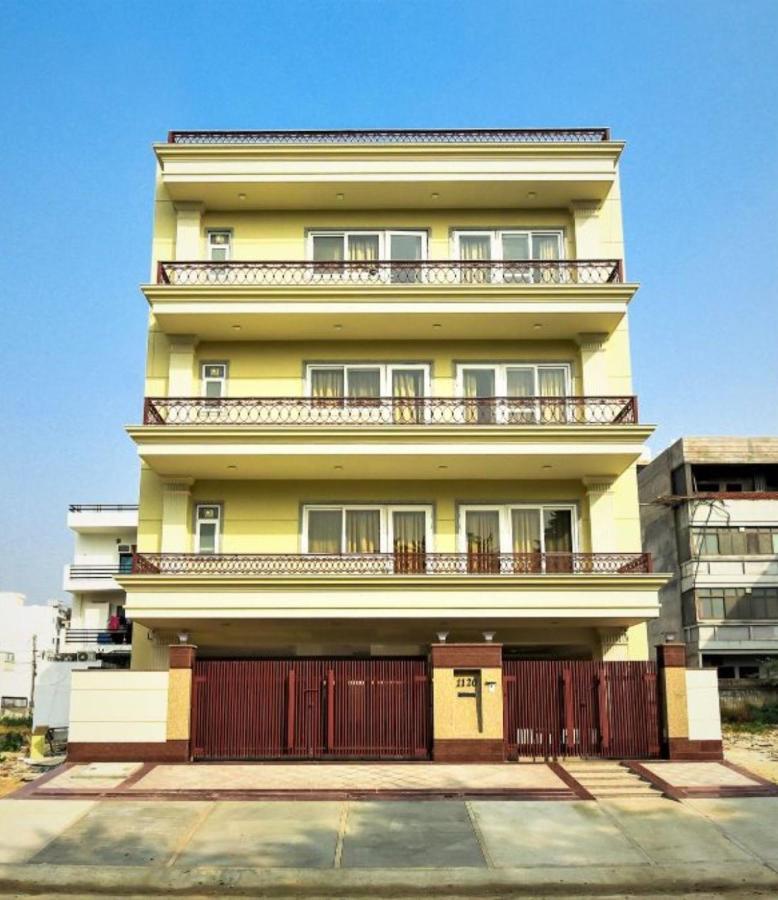 Bluo Studio1 Golf Course Road, Gym, Balcony Garden غورغاون المظهر الخارجي الصورة