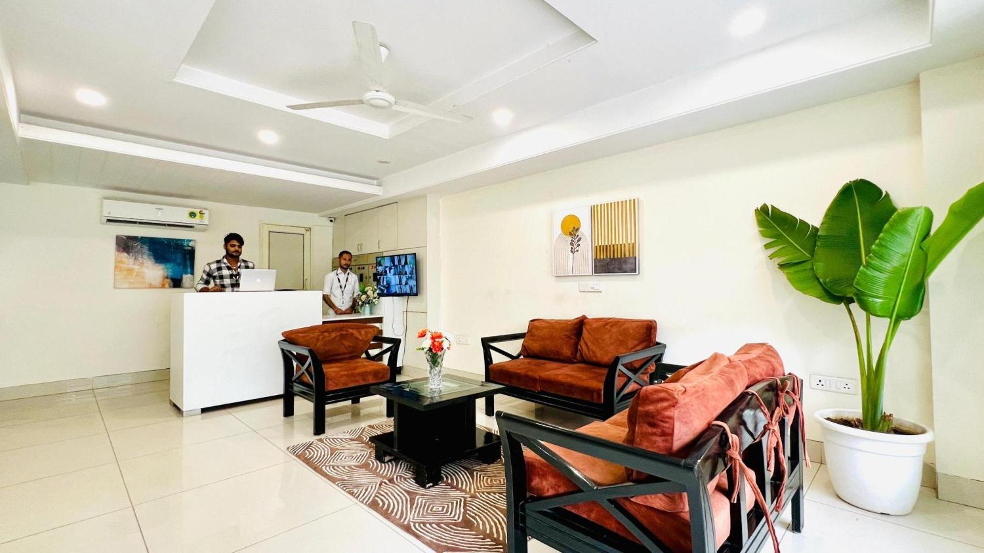 Bluo Studio1 Golf Course Road, Gym, Balcony Garden غورغاون المظهر الخارجي الصورة
