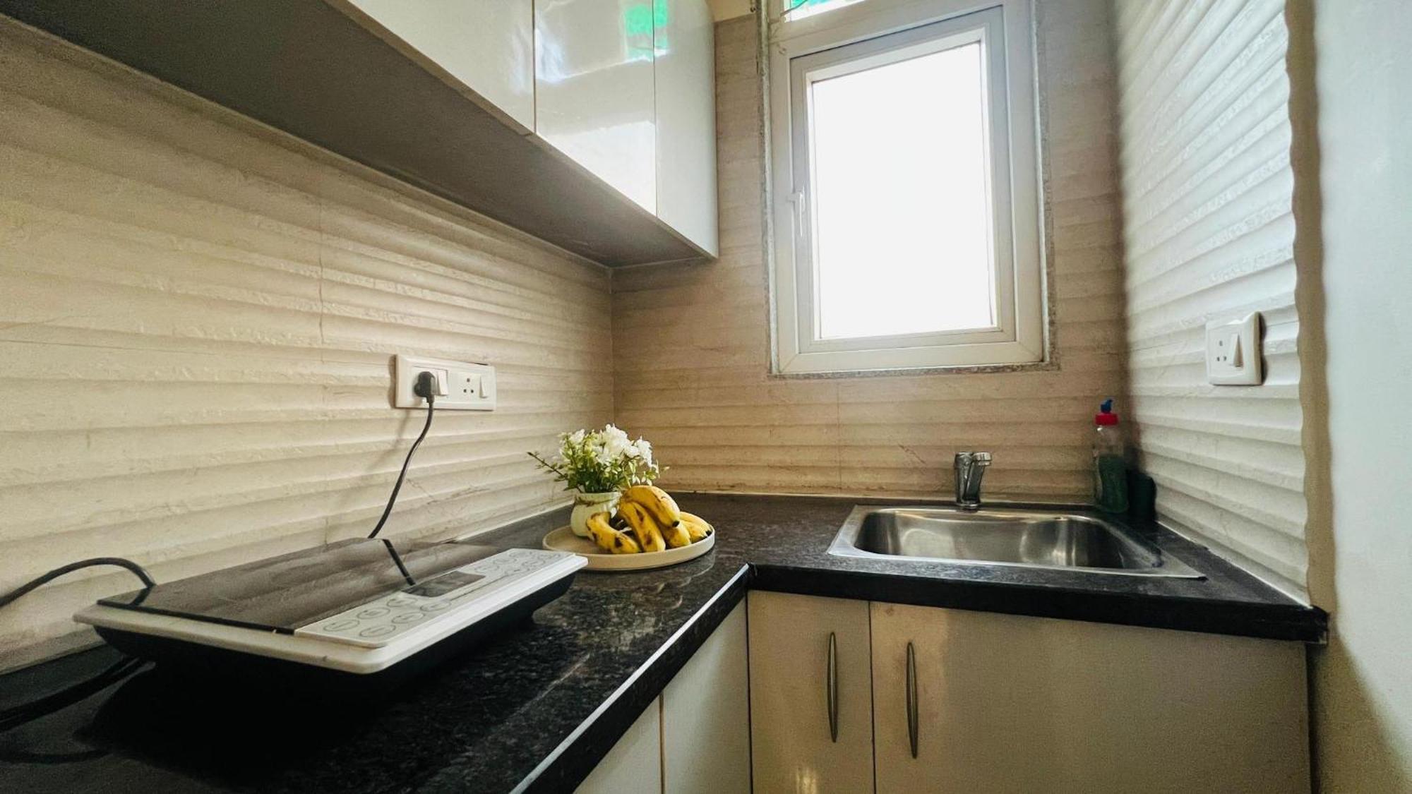 Bluo Studio1 Golf Course Road, Gym, Balcony Garden غورغاون المظهر الخارجي الصورة
